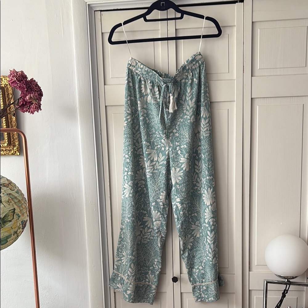 Floral Print Wide-Leg Pants